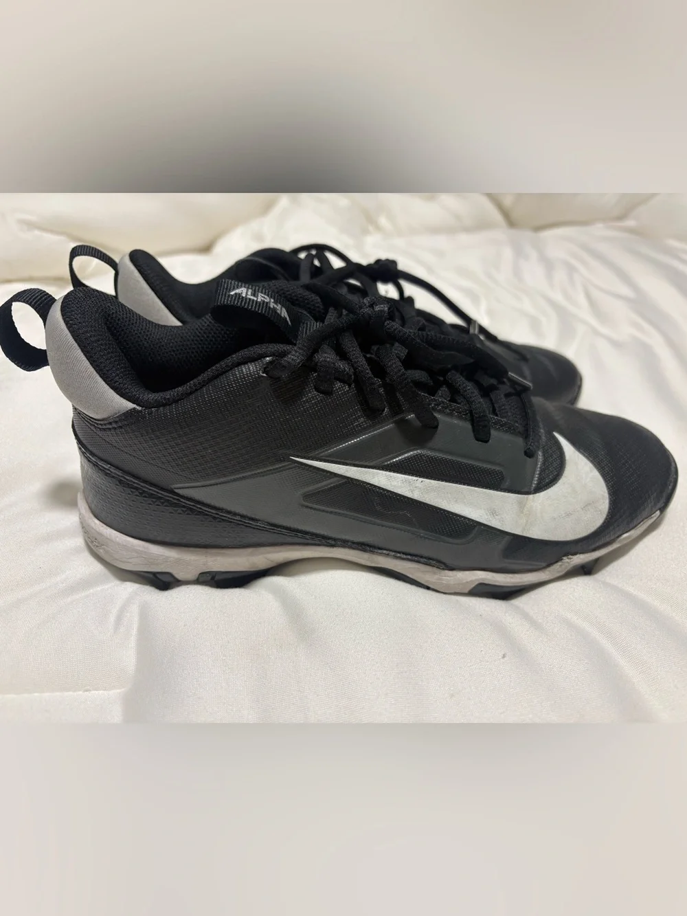 Nike Kids Black and White Baseball cleats
